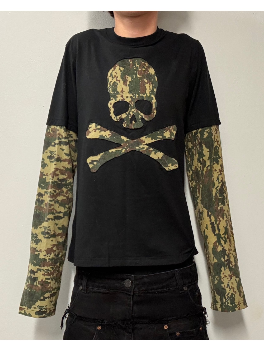 Street Fashion For Man - 2026年新作アメリカンレトロ迷彩柄スケルトンフェイクツーピーススプライス長袖トップスパンクストリートトレンドファッション多用途ニッチアイテム
